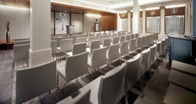 La capilla sirve a los feligreses y sus invitados en los servicios dominicales, bodas, bautizos y otras reuniones de la congregación. 