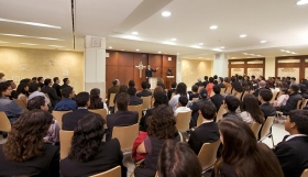 La capilla de la nueva Organización de Scientology proporciona a feligreses e invitados servicios dominicales, bodas, bautizos y otras reuniones de la congregación. 