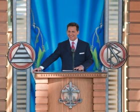 El Sr. David Miscavige, Presidente de la Junta del Religious Technology Center y líder eclesiástico de la religión de Scientology, presidió la inauguración y apertura de la nueva Iglesia de Malmö el 4 de abril del 2009.