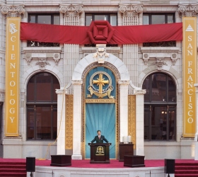 El Sr. Miscavige dedicó el monumento restaurado del Edificio Transamérica, en el corazón de la ciudad de San Francisco, para una nueva era de actividad espiritual.